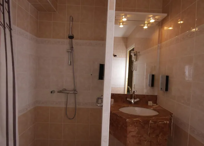 Hotel De La Providence 2*